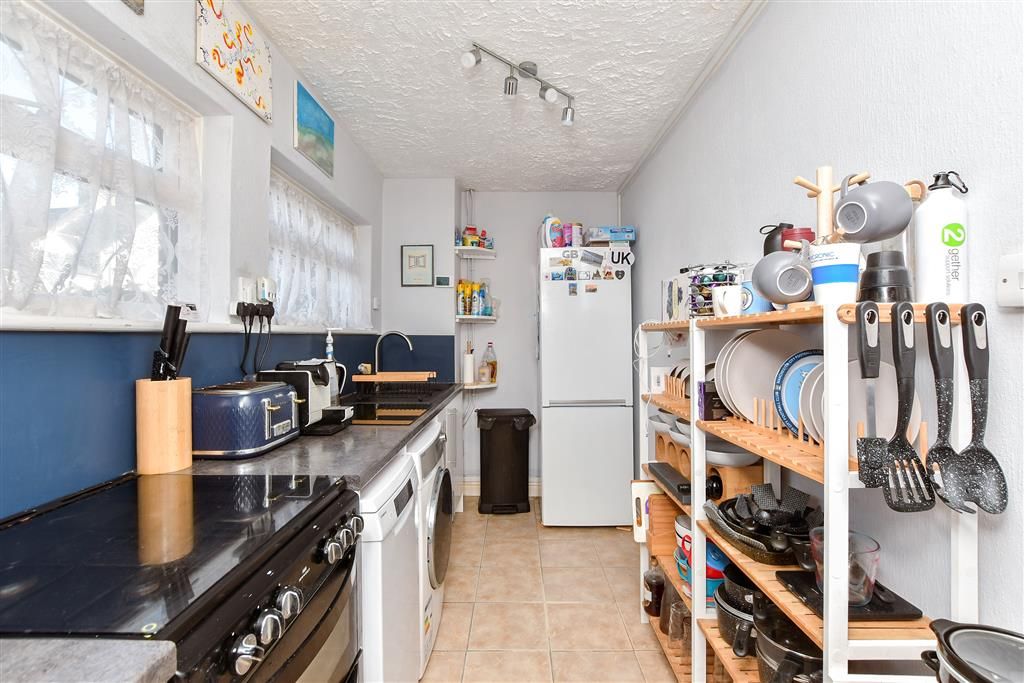 Property photo 2 of 11 Kitchen