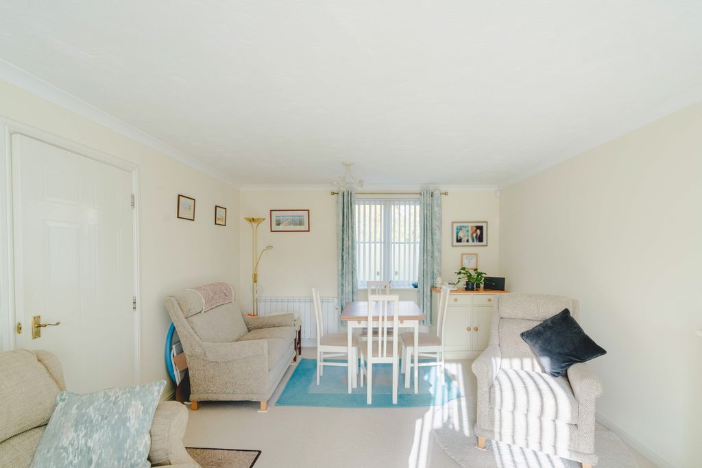 Property photo 3 of 13 11