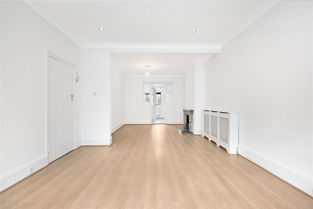 Property photo 3 of 22 Picture No. 31