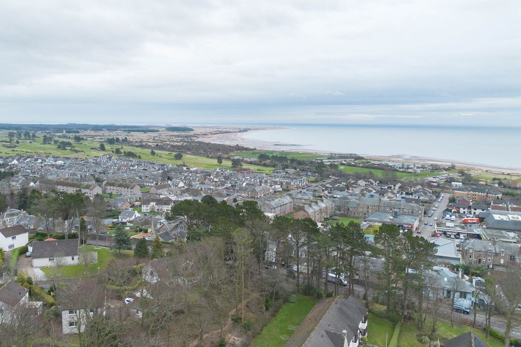 Property photo 3 of 37 1993E6764d582355Abee5d74F058A799141E2686.Jpg