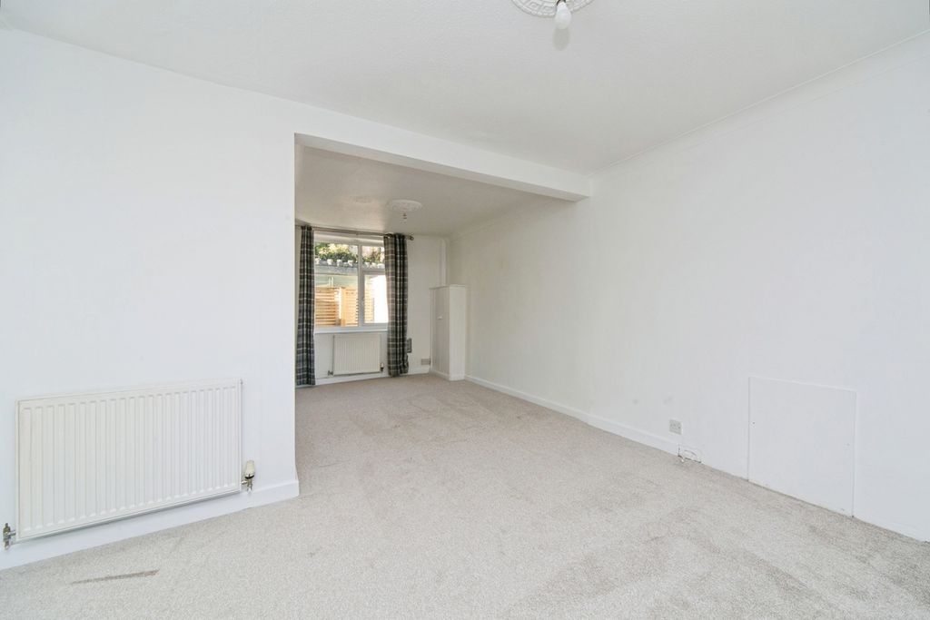 Property photo 3 of 19 Pbox-Img.Jpg