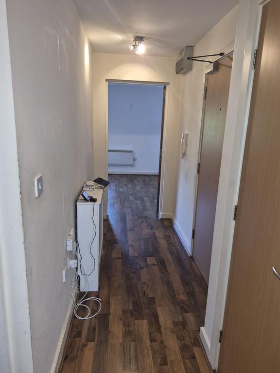 Property photo 2 of 13 Hallway