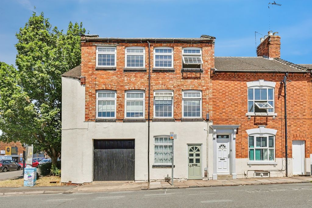 Property photo 1 of 18