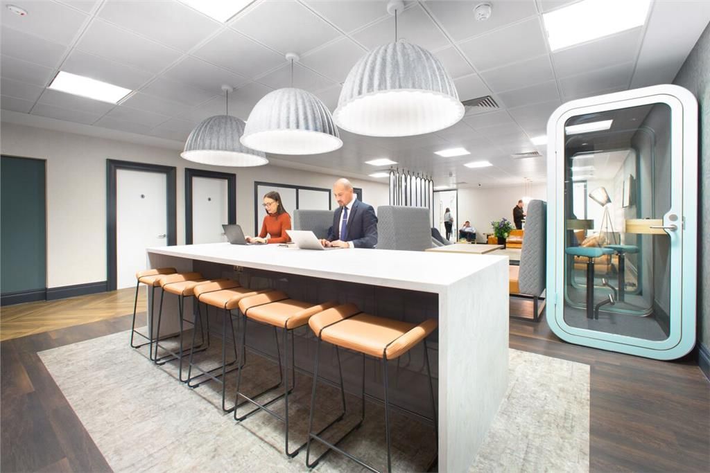 Property photo 3 of 10 Serviced Office To Rent In Royal Exchange, Bank, E