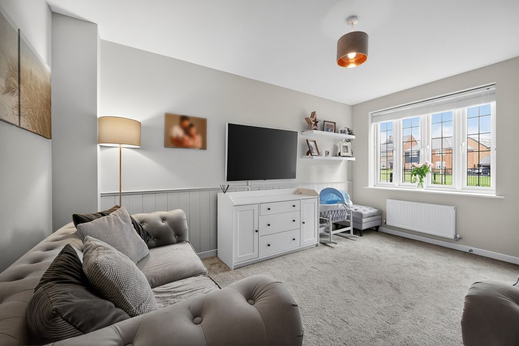 Property photo 2 of 20