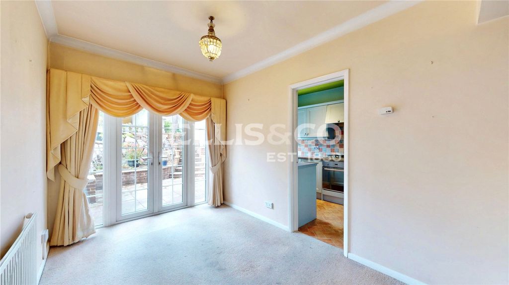 Property photo 2 of 16 Picture No. 21