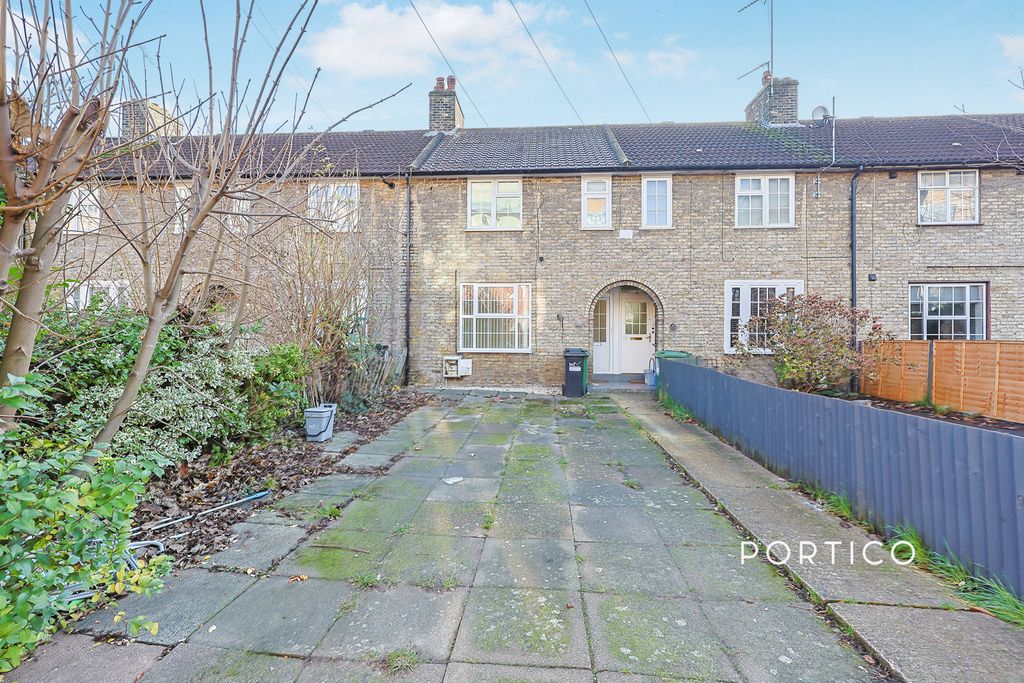 Property photo 1 of 9 Outside