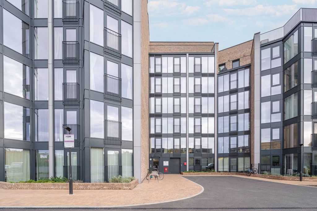 Property photo 1 of 26