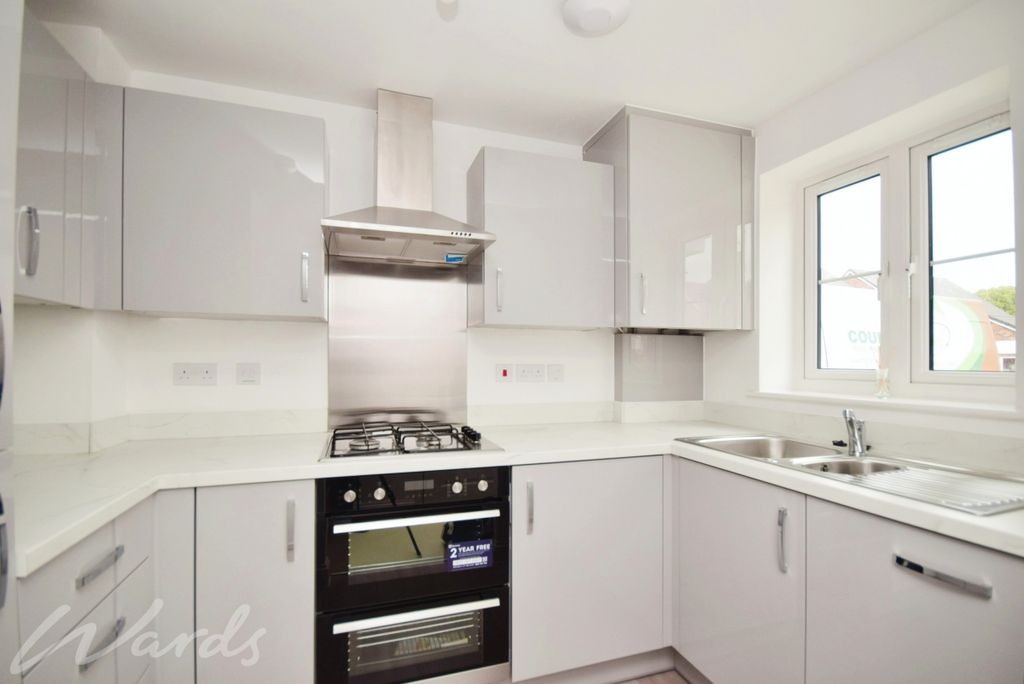 Property photo 3 of 7 Kitchen