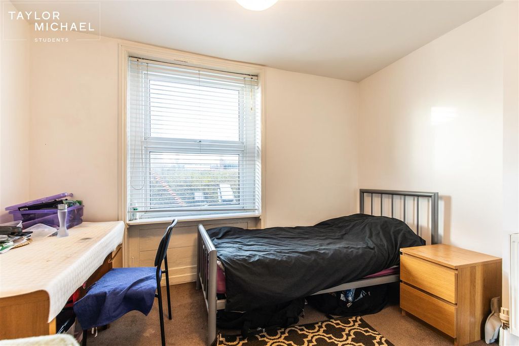 Property photo 1 of 5 Bedroom