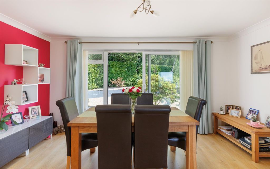 Property photo 3 of 29 21.Jpg