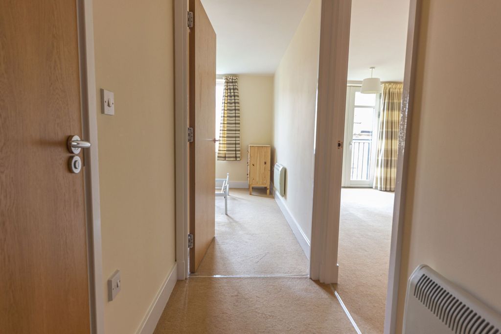 Property photo 3 of 8
