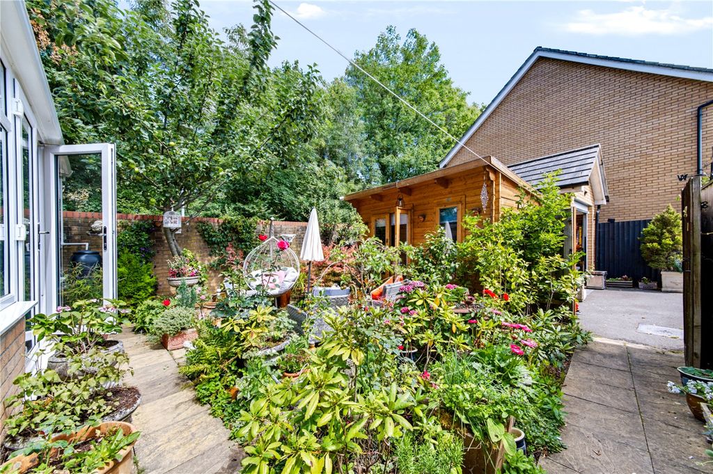 Property photo 3 of 24 Picture No. 12