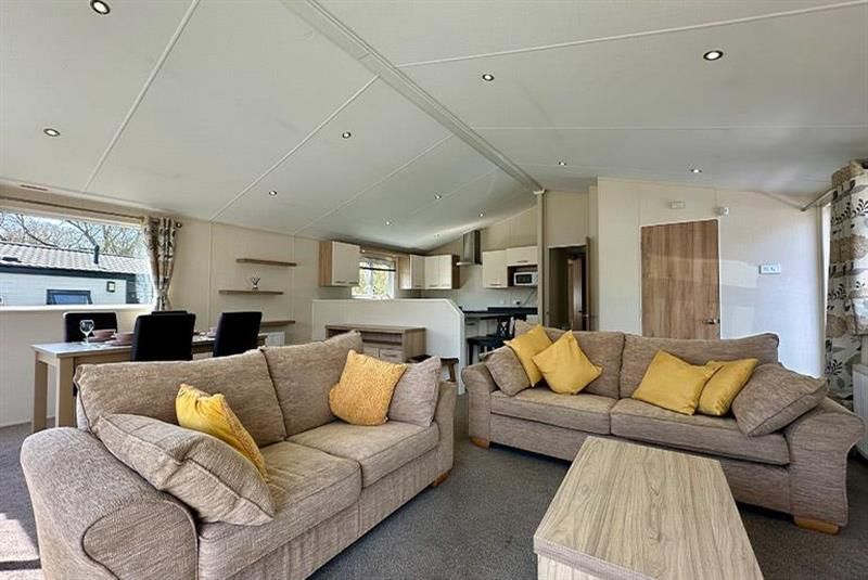 Property photo 2 of 5 East Midlands