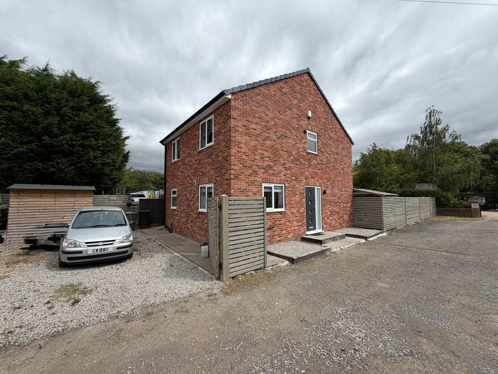 Property photo 1 of 20 External