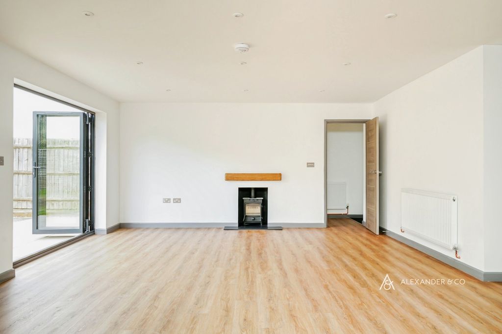 Property photo 3 of 15 Pbox-Img.Jpg