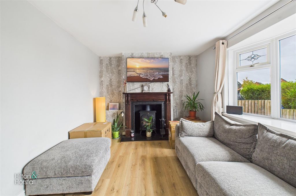 Property photo 3 of 11 Langdale Road