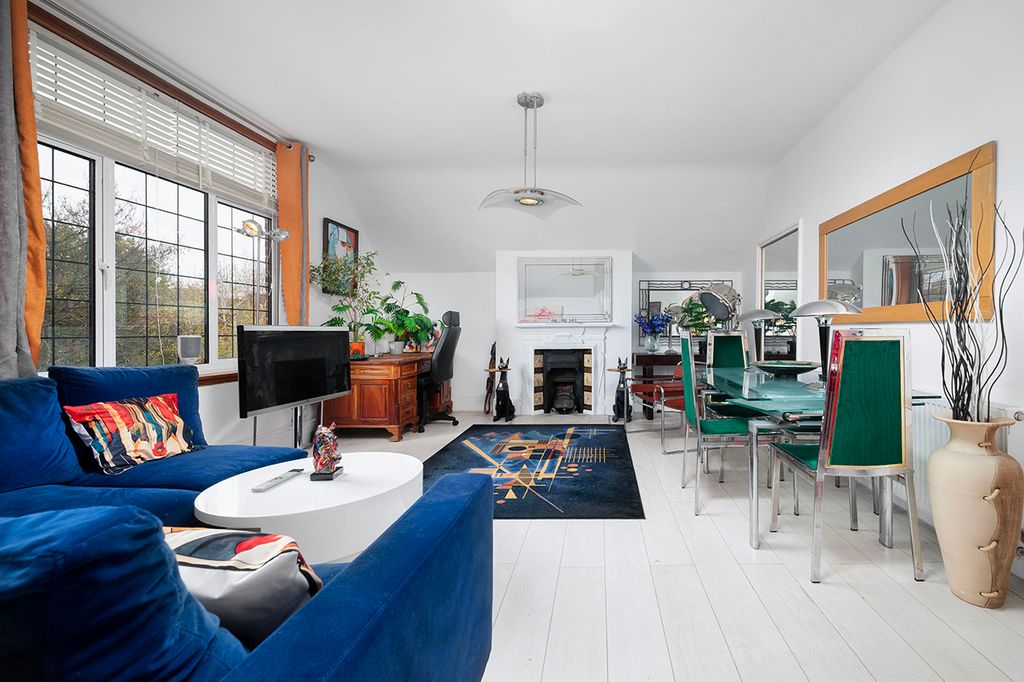 Property photo 1 of 26 Photo 3