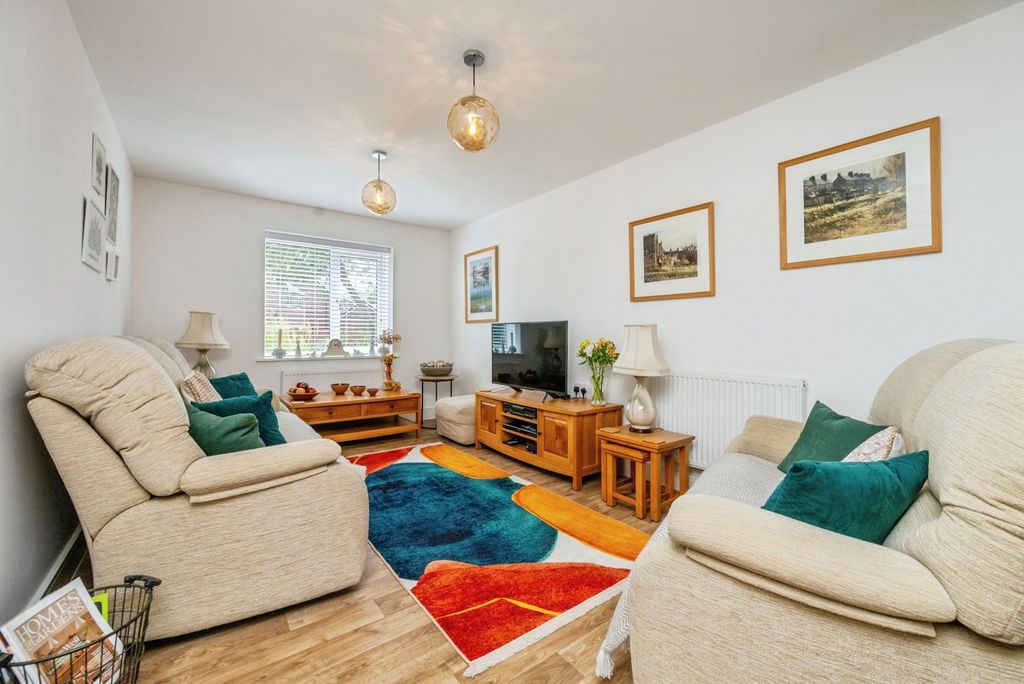 Property photo 2 of 17 Pbox-Img.Jpg
