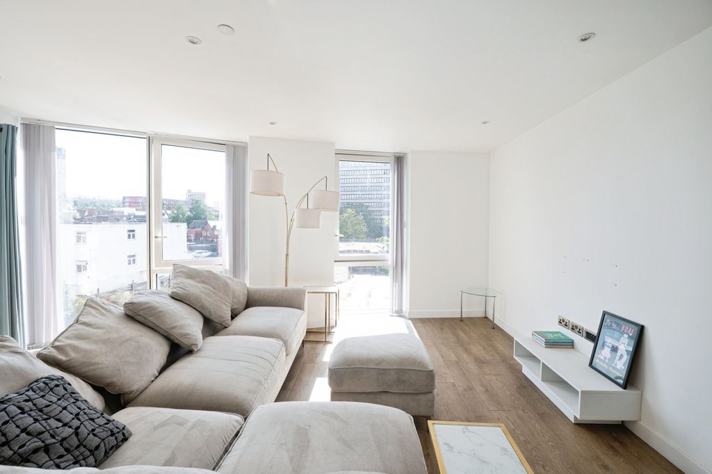 Property photo 1 of 33