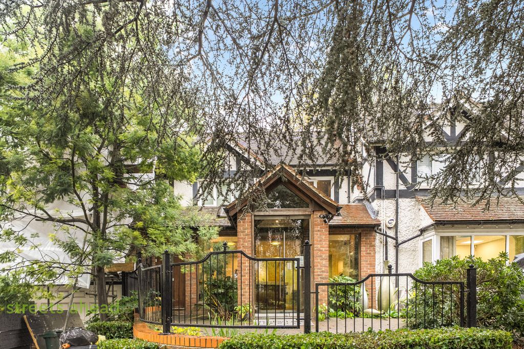 Property photo 1 of 12 E778F72E-0F25-44F...