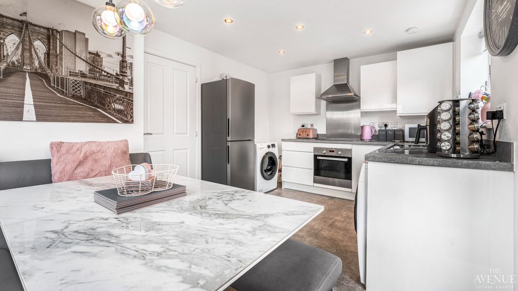 Property photo 3 of 24 3665515