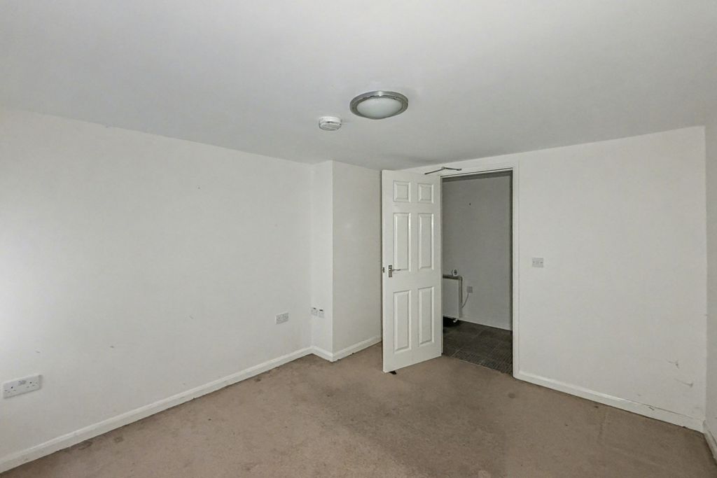 Property photo 3 of 11 Flat 2, 10 High Street, Stokesley, Middlesbrough Ts9 5Dq