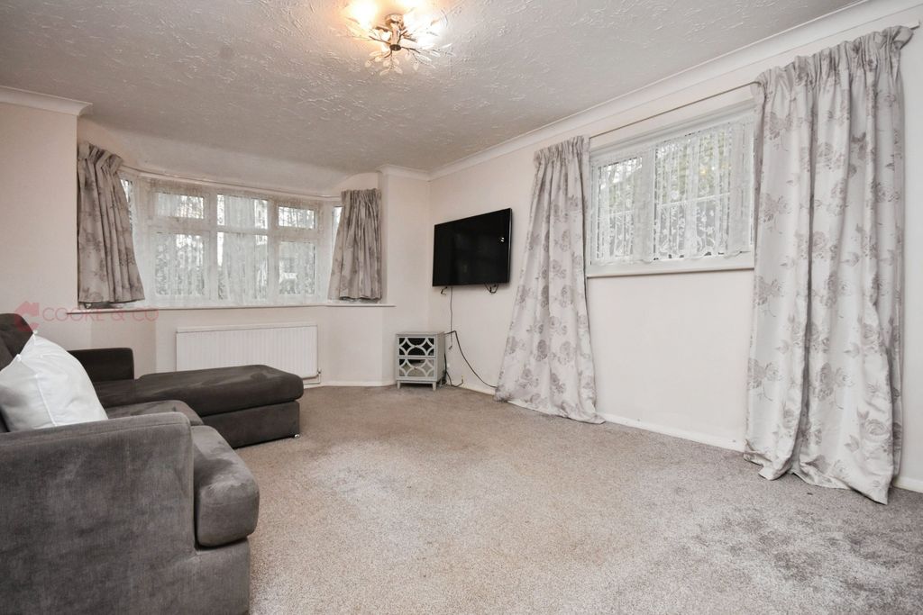 Property photo 3 of 13