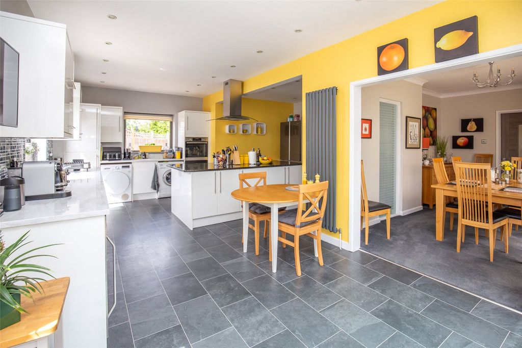 Property photo 2 of 30 Picture No. 34