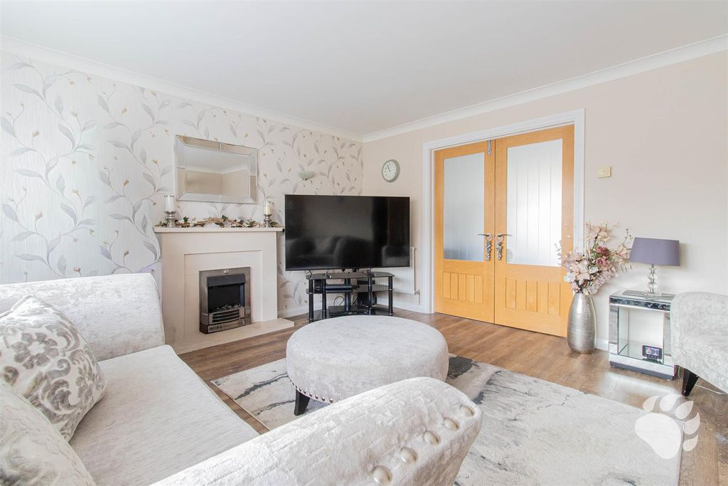 Property photo 2 of 28 Lounge