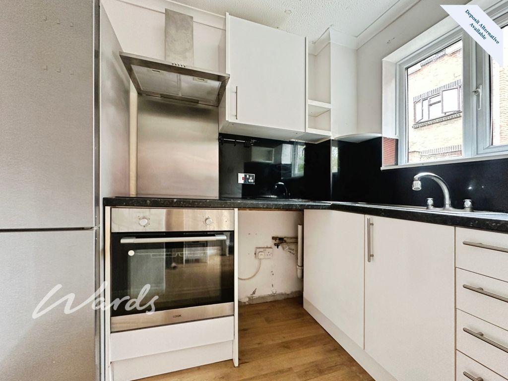 Property photo 2 of 12 Kitchen