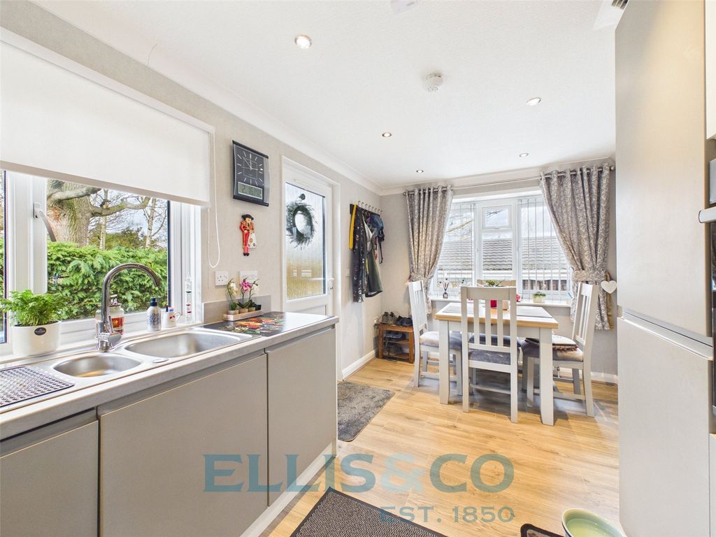 Property photo 3 of 13 Picture No. 10