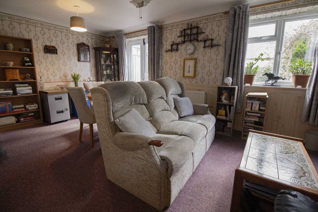 Property photo 2 of 15