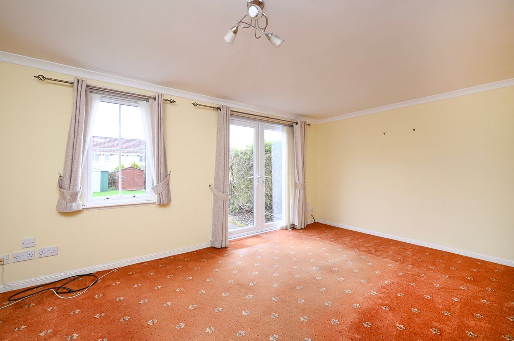 Property photo 3 of 12