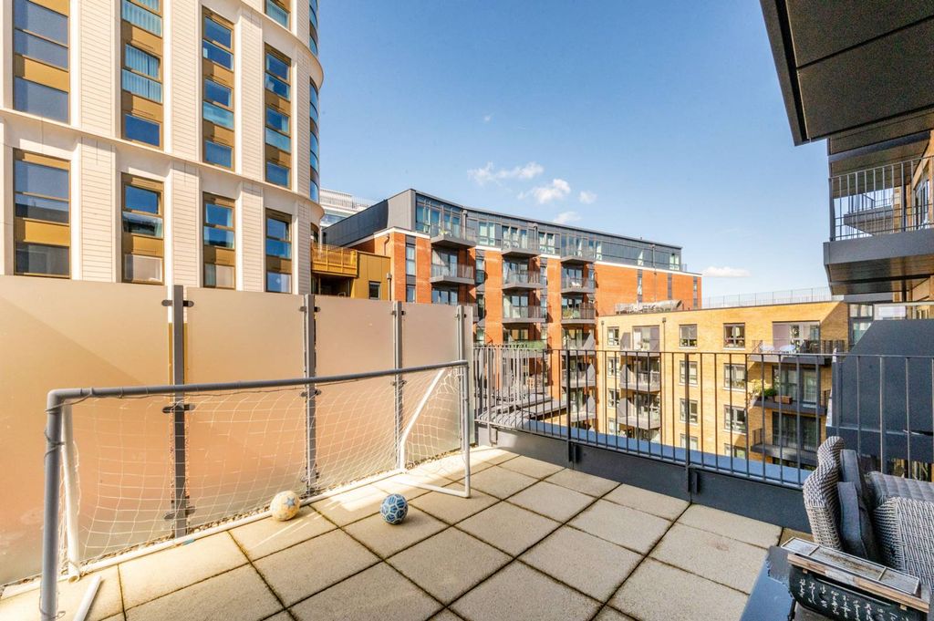 Property photo 3 of 19