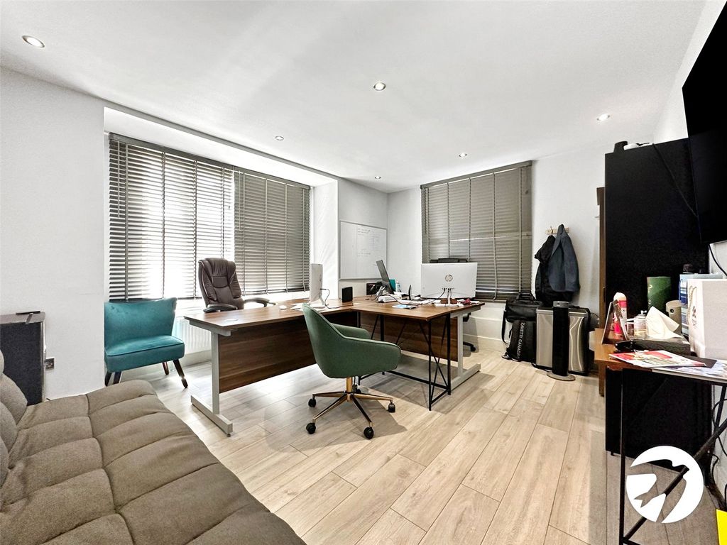 Property photo 2 of 6 Living Room