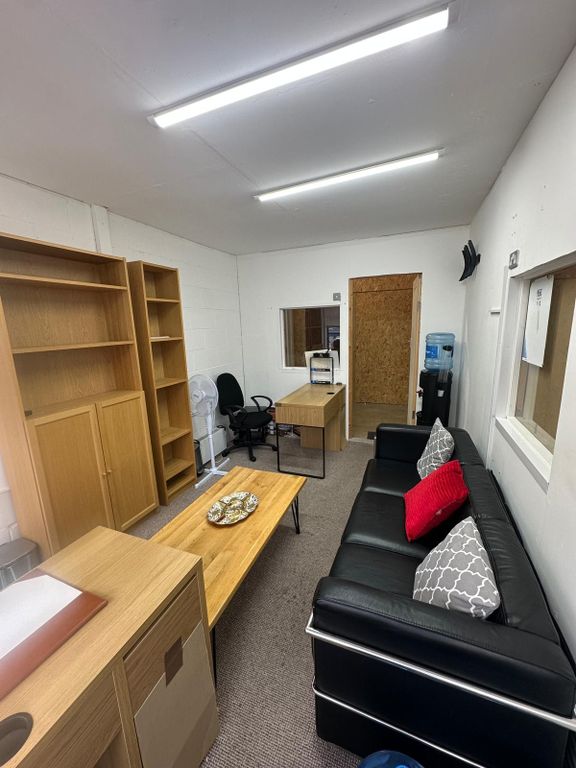 Property photo 1 of 2