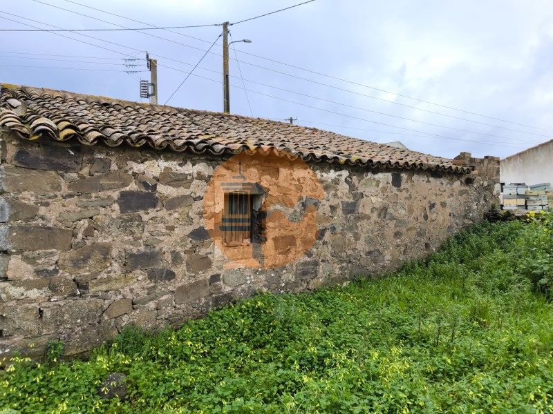 Property photo 1 of 37