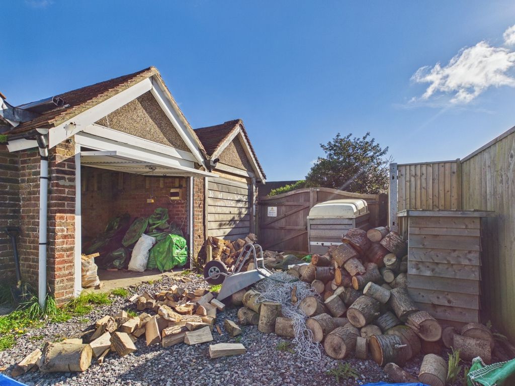 Property photo 2 of 8 Photo 3