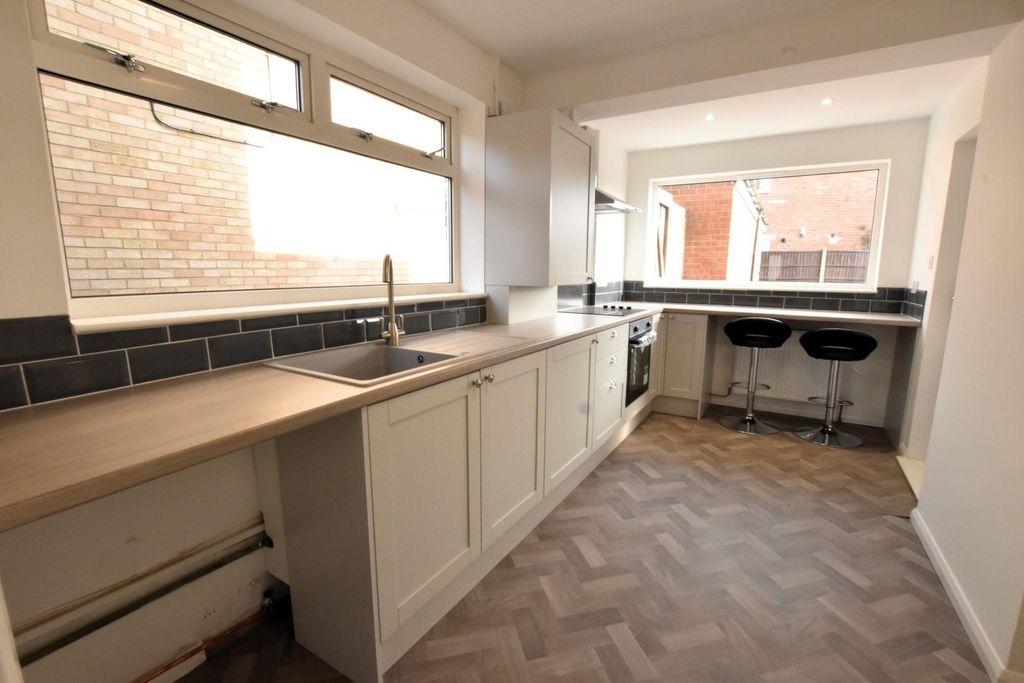 Property photo 2 of 16 Kitchen