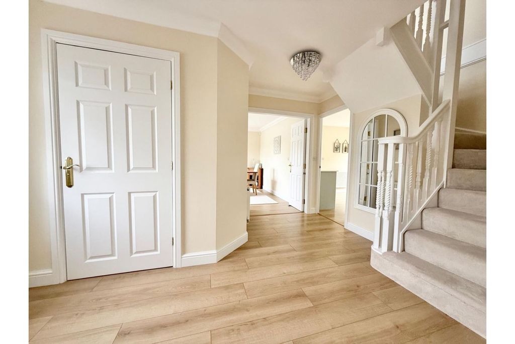 Property photo 3 of 37 Hall