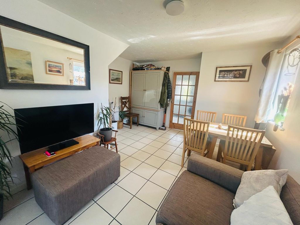 Property photo 2 of 23
