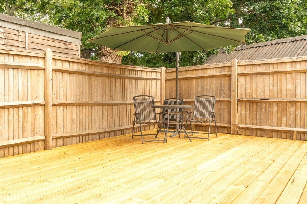 Property photo 3 of 28 Picture No. 10