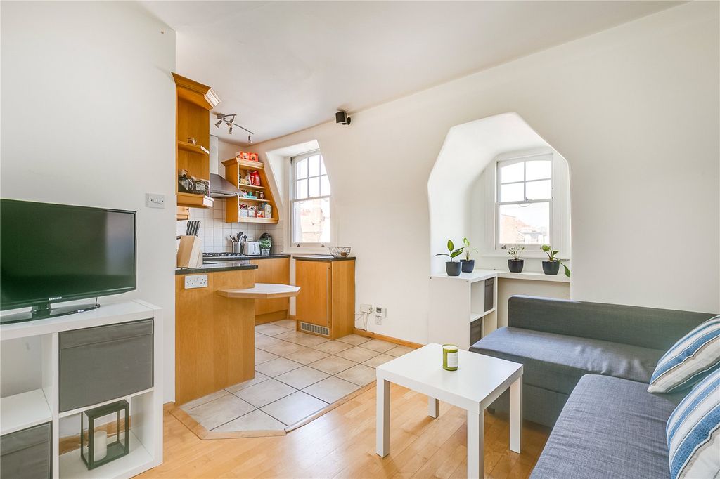 Property photo 3 of 6