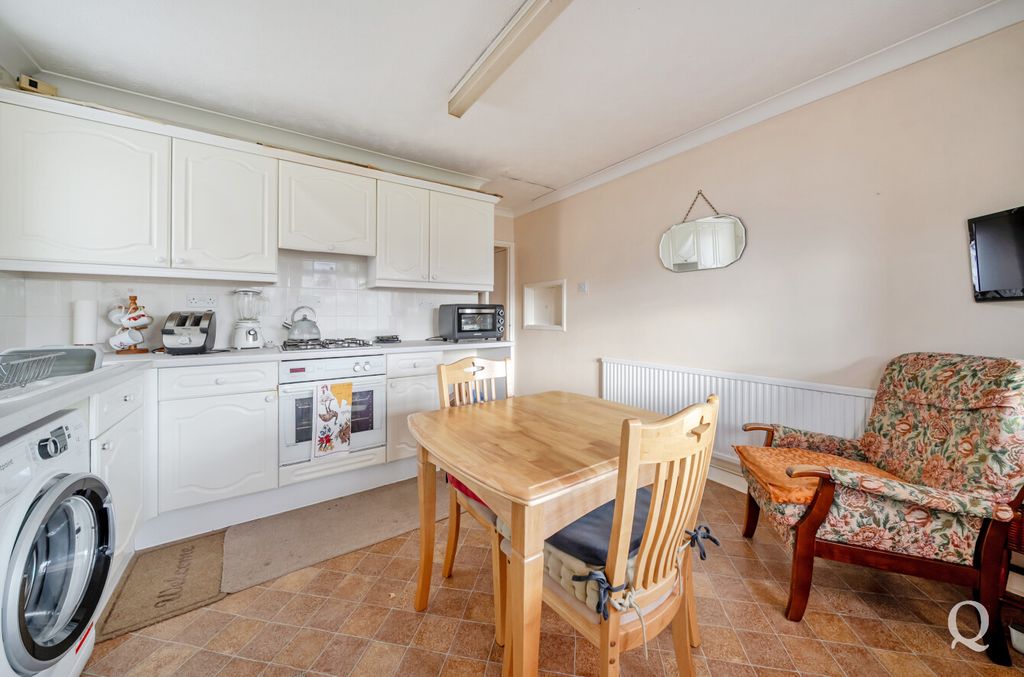 Property photo 3 of 13 6d4A17Bf-Ae69-4B7...