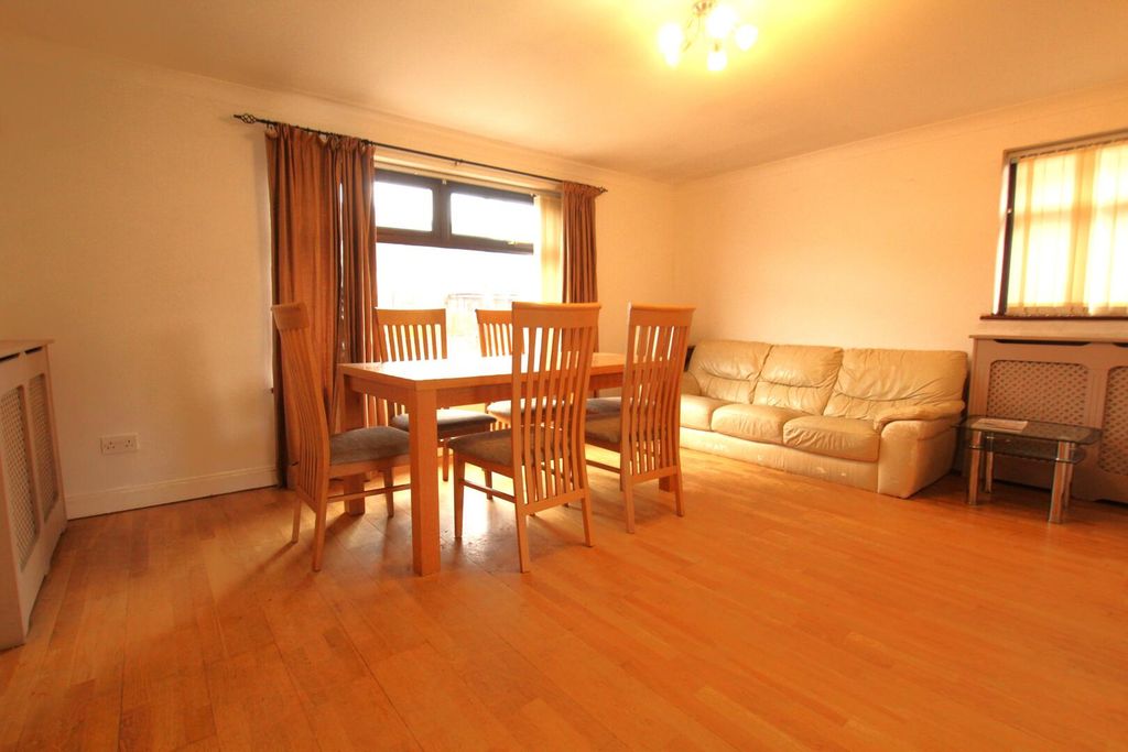 Property photo 3 of 12 Dining Room