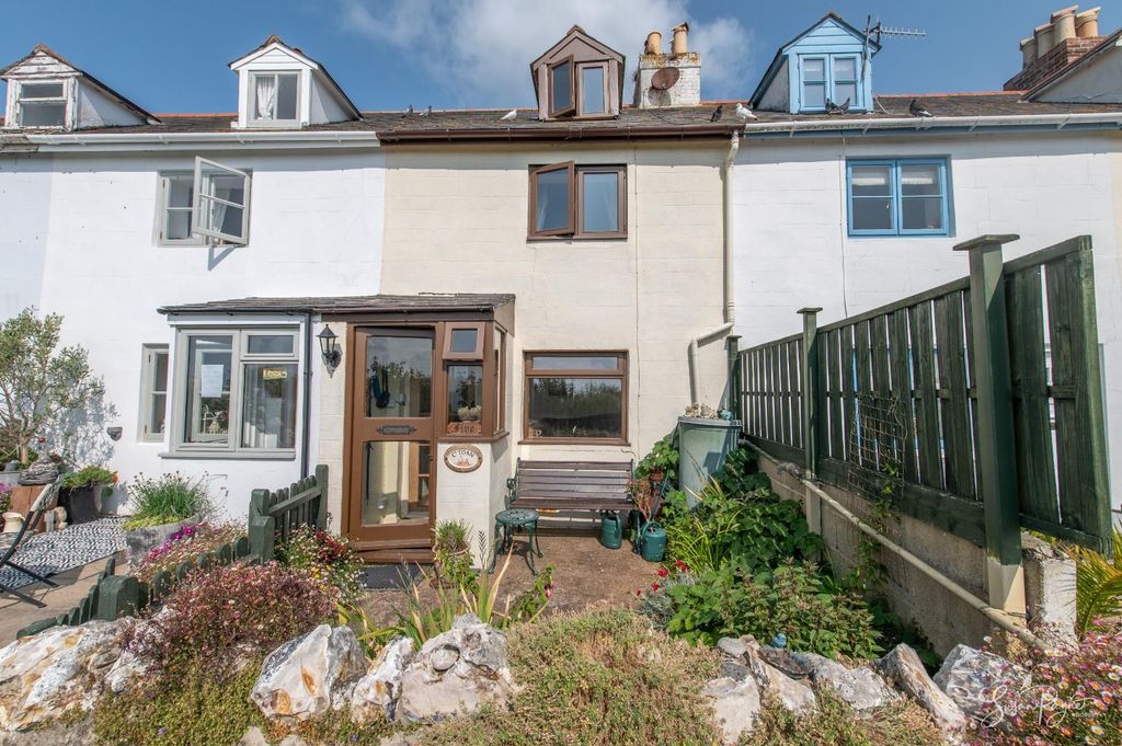 Property photo 1 of 32 Welcome To 5 St Catherines View