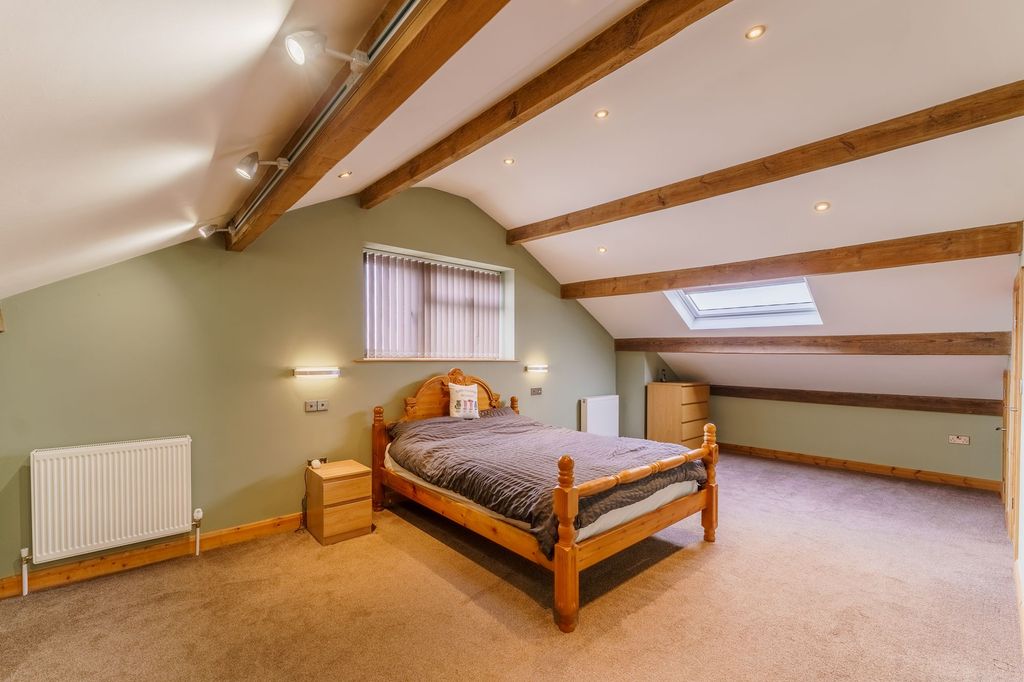 Property photo 2 of 36