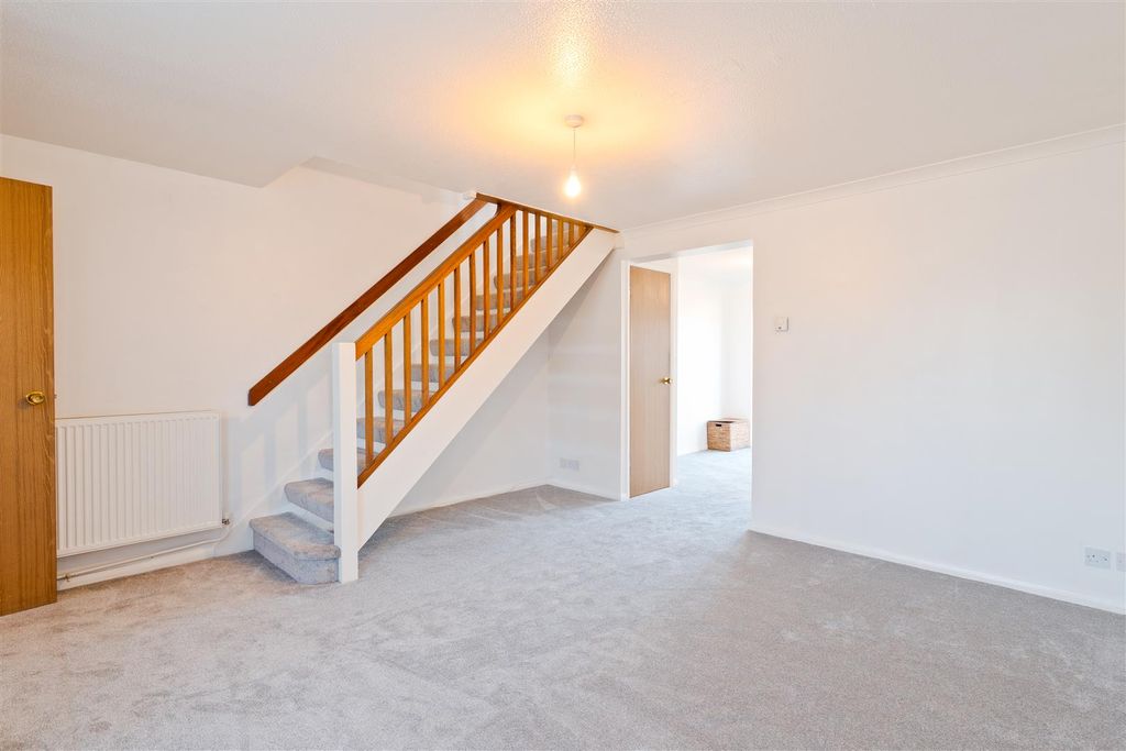 Property photo 2 of 18 Living Room..Jpg