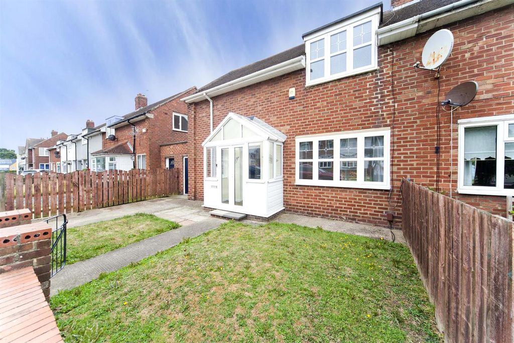 Property photo 2 of 26